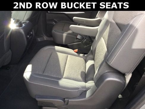 Used 2025 Chevrolet Traverse LT image 24