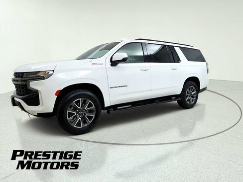 Used 2022 Chevrolet Suburban Z71 w/ Luxury Package AWD/4WD image 3
