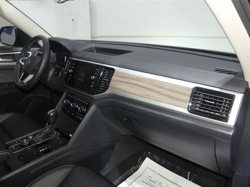 Used 2022 Volkswagen Atlas SEL AWD/4WD image 25