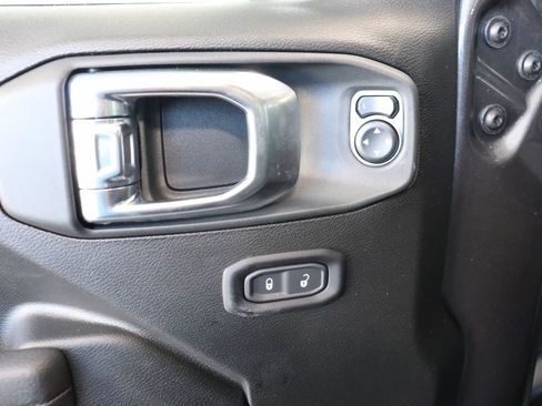 Used 2026 Jeep Wrangler Rubicon AWD/4WD image 15