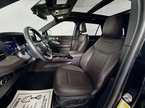 Certified 2025 Ford Explorer Platinum w/ LUX Leather Package AWD/4WD image 2