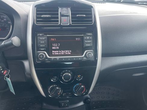 Used 2018 Nissan Versa SV w/ SV Special Edition Package FWD image 7