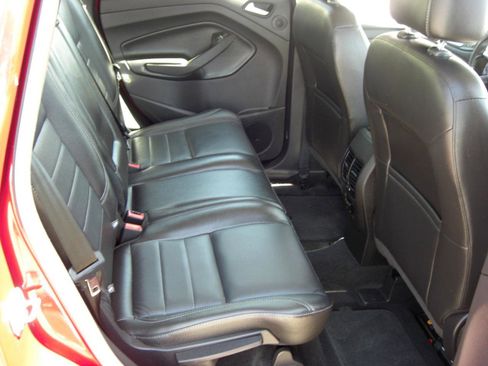 Used 2015 Ford C-MAX SEL image 17