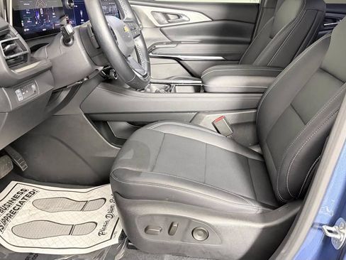 Used 2026 Chevrolet Traverse LT FWD image 14