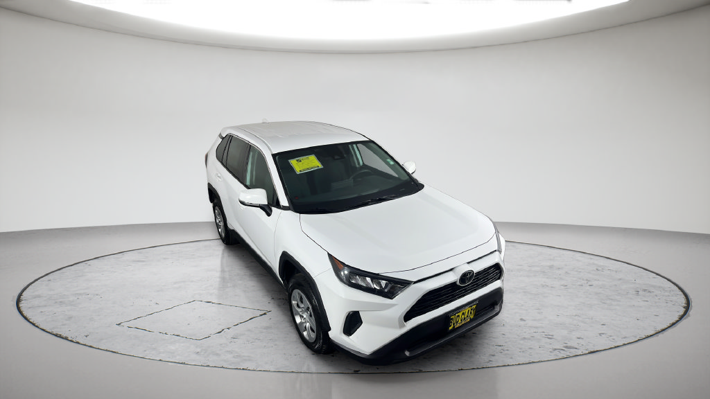 Used 2022 Toyota RAV4 LE AWD/4WD image 5