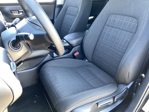 Used 2023 Honda HR-V LX image 16