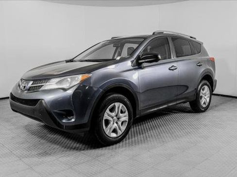 Used 2014 Toyota RAV4 LE image 2