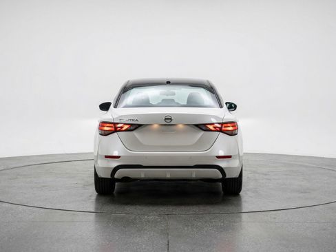 Used 2025 Nissan Sentra SV image 7