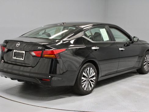 Certified 2024 Nissan Altima 2.5 SV FWD image 10