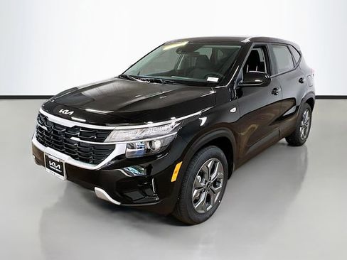 New 2026 Kia Seltos LX image 3