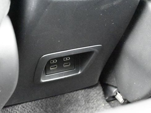 Used 2023 Toyota Corolla Cross LE image 31