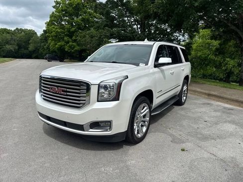 Used 2017 GMC Yukon SLT w/ Premium Edition AWD/4WD image 3