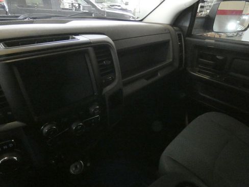 Used 2019 RAM 1500 Express w/ Express Value Package AWD/4WD image 8