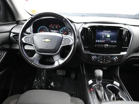 Used 2021 Chevrolet Traverse LT image 19