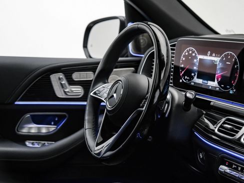 Used 2024 Mercedes-Benz Maybach GLS 600 4MATIC image 43