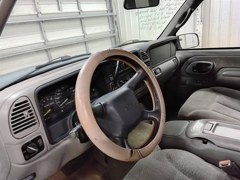 Used 1998 Chevrolet Silverado 1500 4x4 Extended Cab w/ Preferred Equipment Group 2 image 11