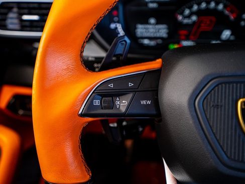 Used 2022 Lamborghini Urus image 57