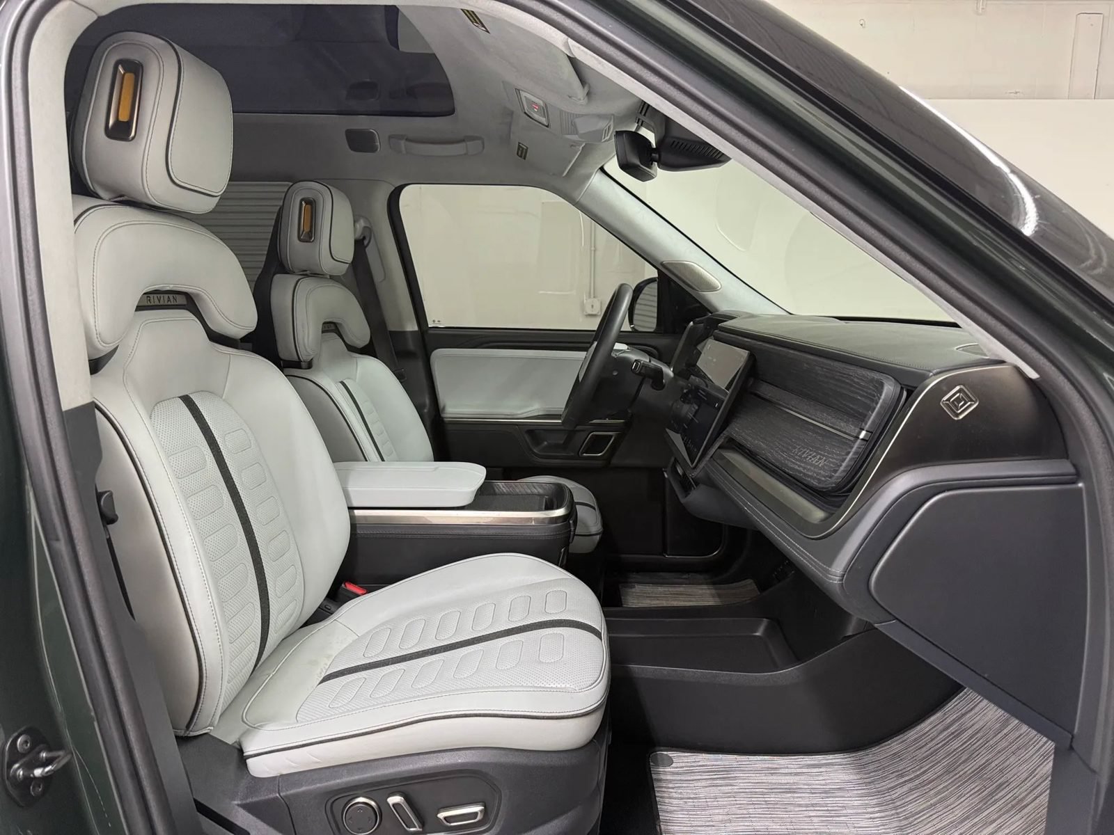 Used 2024 Rivian R1S Adventure Quad AWD/4WD image 16