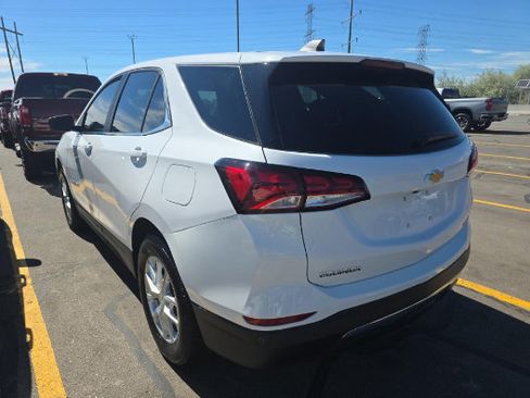 Used 2024 Chevrolet Equinox LT AWD/4WD image 2