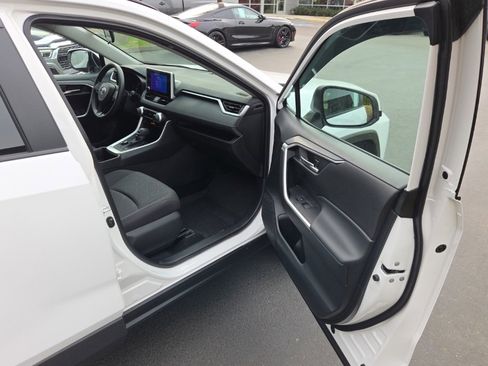 Used 2024 Toyota RAV4 XLE image 19