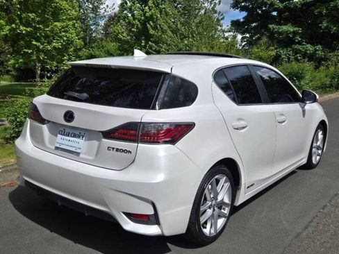 Used 2015 Lexus CT 200h w/ Navigation Package FWD image 7