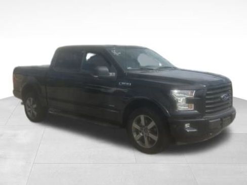 Used 2017 Ford F150 XLT w/ Equipment Group 301A Mid AWD/4WD image 8