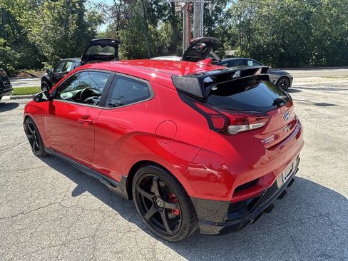 Used 2020 Hyundai Veloster N w/ Performance Package FWD image 8