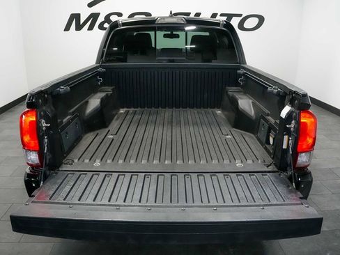Used 2017 Toyota Tacoma TRD Sport RWD image 24