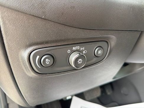 Used 2020 Chevrolet Equinox LT image 19