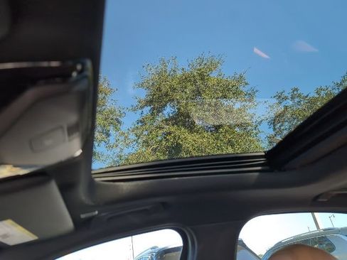 Used 2025 BMW 330i Sedan image 21