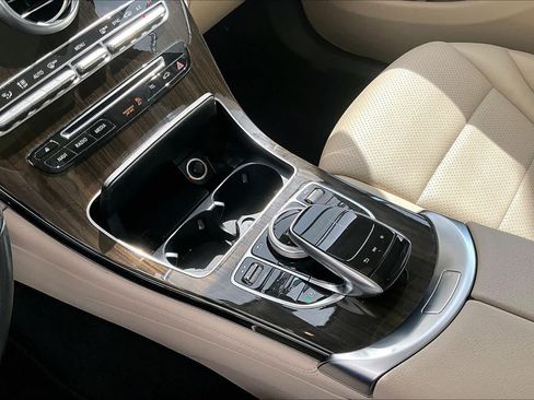 Certified 2017 Mercedes-Benz GLC 300 4MATIC image 17