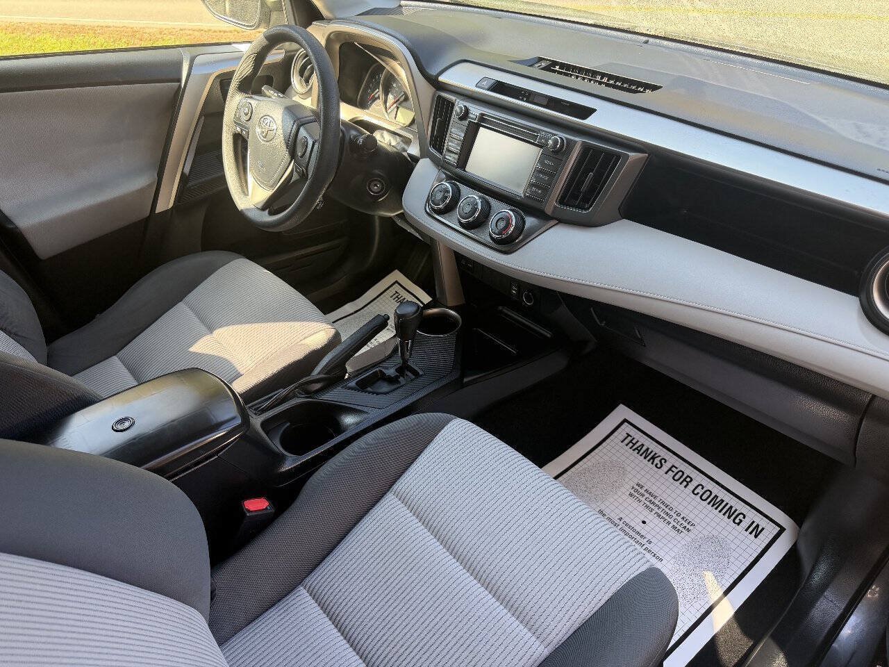 Used 2015 Toyota RAV4 LE AWD/4WD image 18