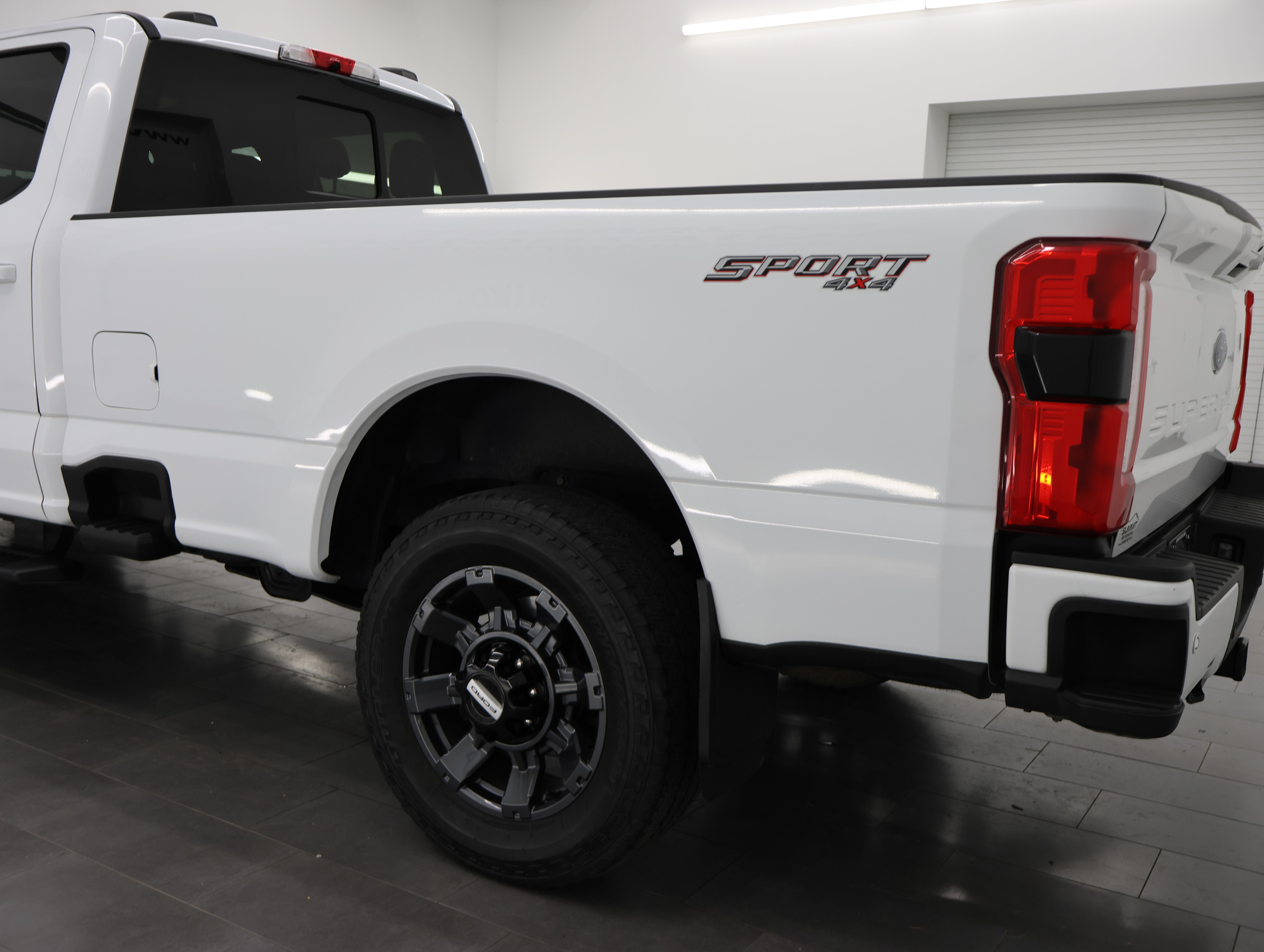 Used 2024 Ford F350 Lariat w/ Sport Appearance Package AWD/4WD image 36