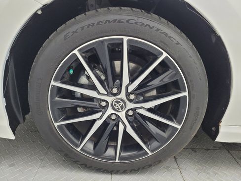 Used 2021 Toyota Camry SE w/ Convenience Package FWD image 31