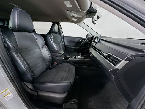 Used 2024 Mitsubishi Outlander SE image 32