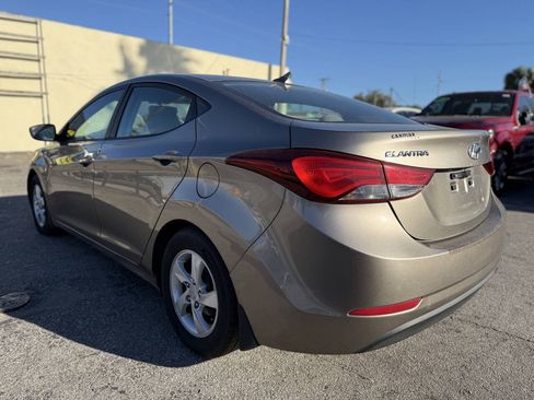 Used 2015 Hyundai Elantra SE FWD image 5