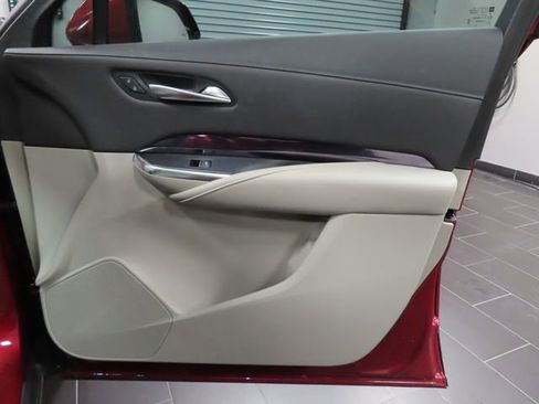 Used 2023 Cadillac XT4 Luxury w/ Cold Weather Package image 12