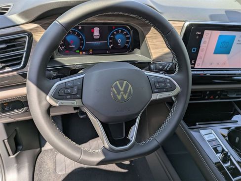 New 2025 Volkswagen Atlas SEL image 17