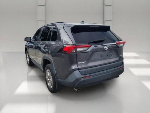 Used 2022 Toyota RAV4 XLE FWD image 6