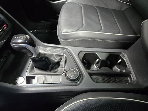 Used 2022 Volkswagen Tiguan SEL R-Line AWD/4WD image 30