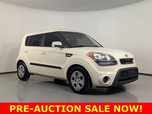 Used 2012 Kia Soul FWD image 1