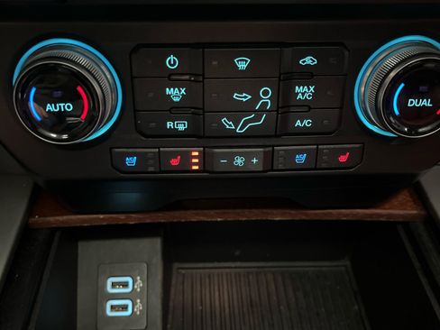 Used 2018 Ford F350 King Ranch w/ King Ranch Ultimate Package image 16