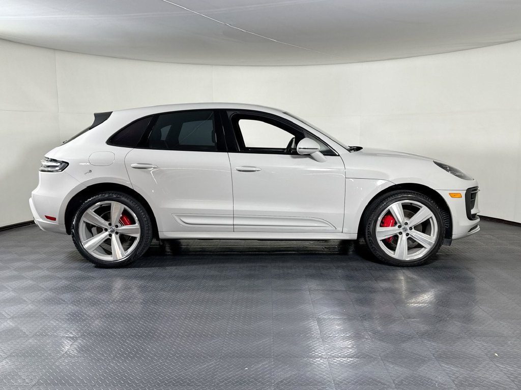 Certified 2023 Porsche Macan S AWD/4WD image 8