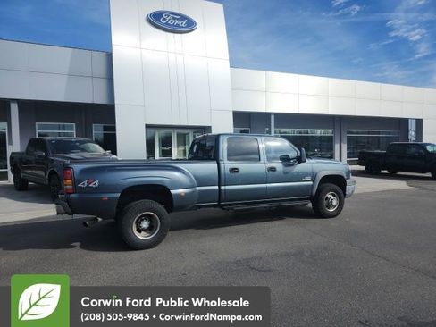 Used 2006 Chevrolet Silverado 3500 LT w/ Heavy-Duty Power Package image 5