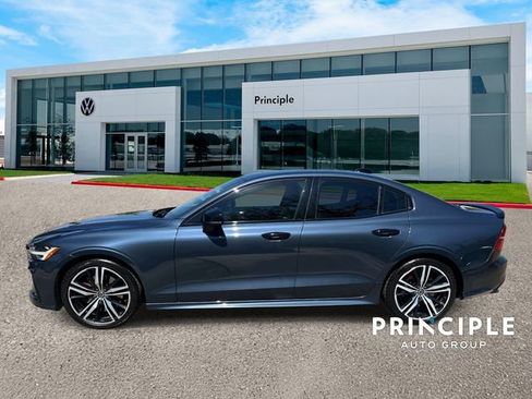 Used 2020 Volvo S60 T6 R-Design image 7