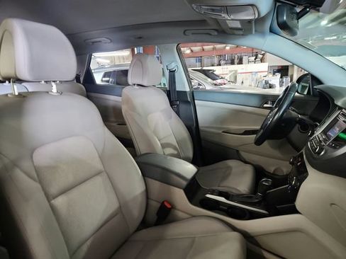 Used 2017 Hyundai Tucson Value AWD/4WD image 21