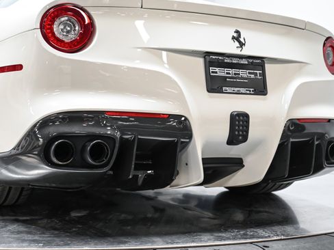 Used 2015 Ferrari F12 Berlinetta image 17