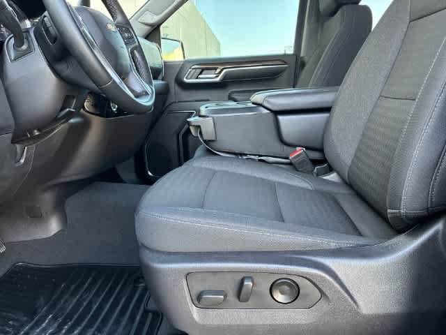 Used 2024 Chevrolet Silverado 1500 LT RWD image 18