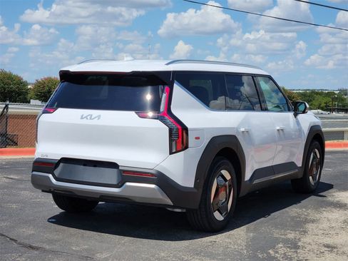 New 2026 Kia EV9 Wind image 4