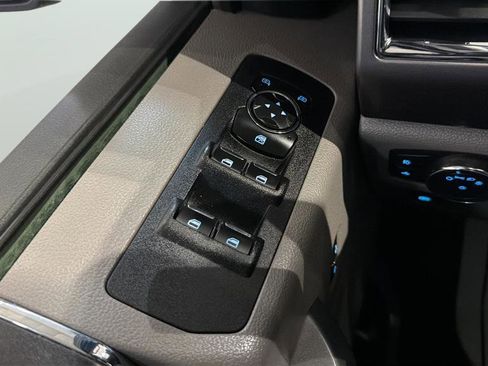 Used 2016 Ford F150 XLT AWD/4WD image 19